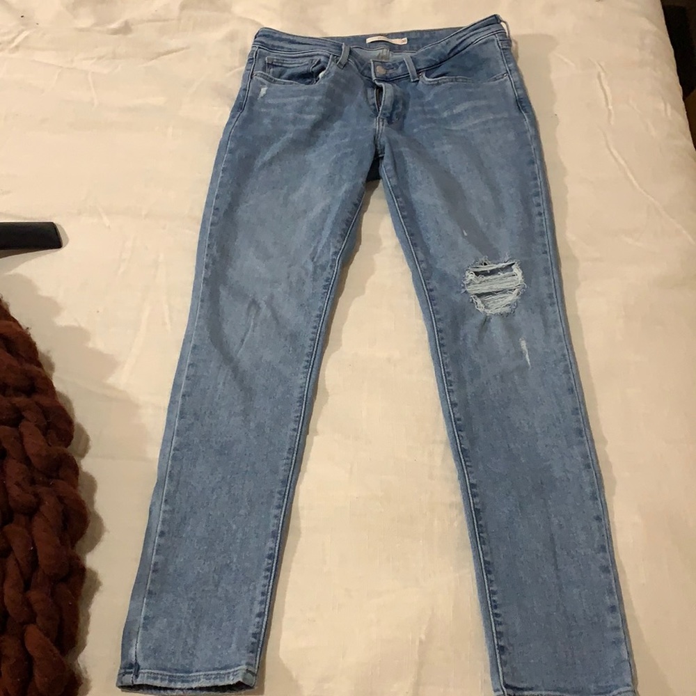 711 Levi skinny jeans